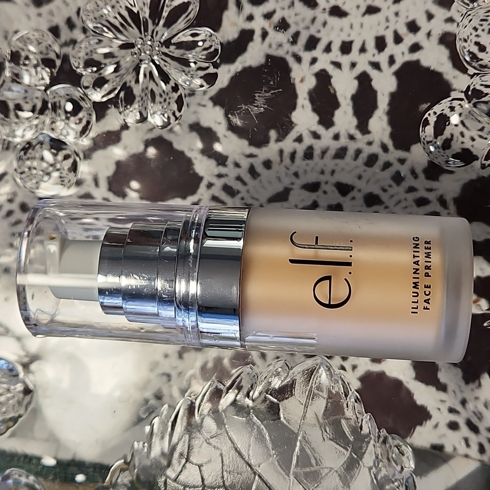 E.l.f  illuminating  face primer